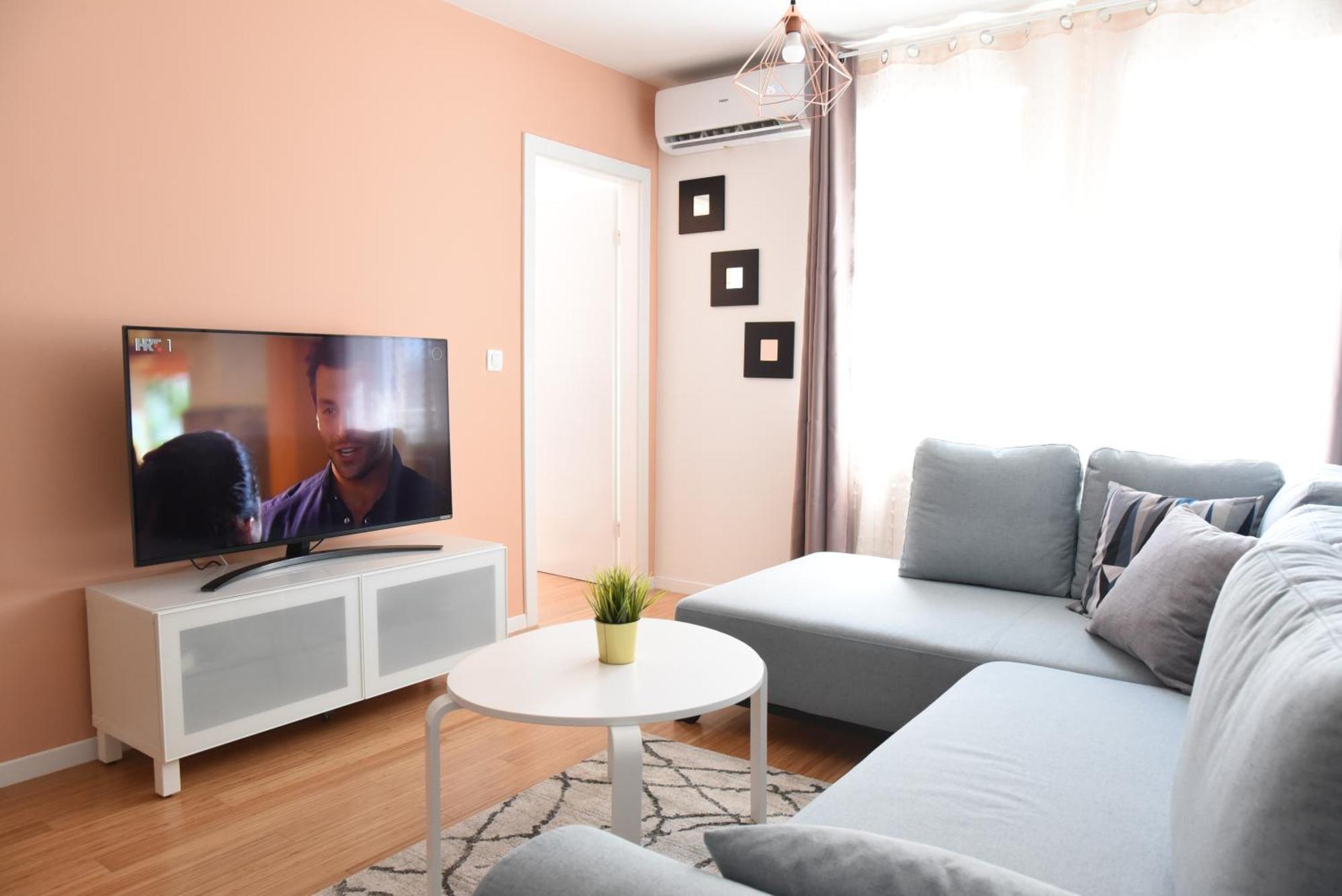 Mary'S Apartment - With Free Parking ซาเกร็บ ภายนอก รูปภาพ