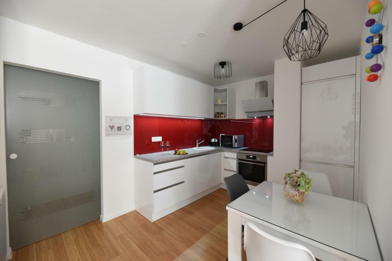 Mary'S Apartment - With Free Parking ซาเกร็บ ภายนอก รูปภาพ